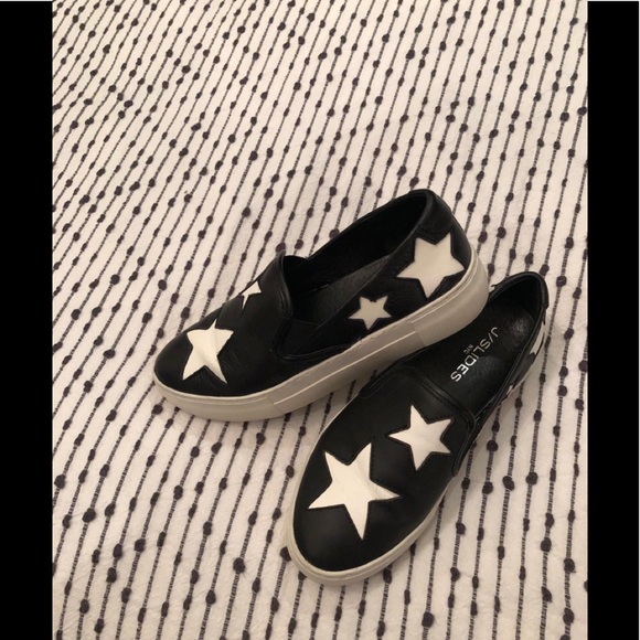 Star slip on runners!🍒 - Picture 2 of 5